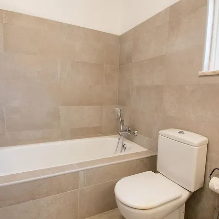 Pomba Beautifully Renovated With Heated Pool! Villa Carvoeiro (Lagoa)