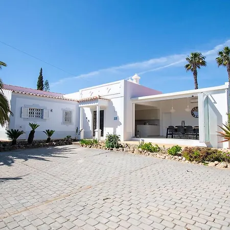 Villa Pomba Beautifully Renovated With Heated Pool!