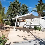 Pomba Beautifully Renovated With Heated Pool! Villa