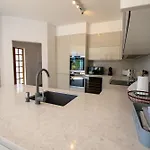 Pomba Beautifully Renovated With Heated Pool! Villa *