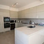 Pomba Beautifully Renovated With Heated Pool!