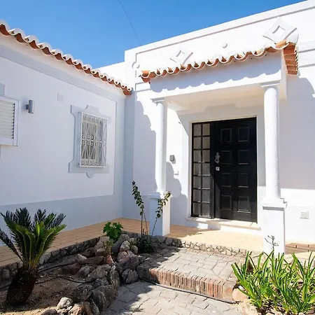 Pomba Beautifully Renovated With Heated Pool! Villa Carvoeiro (Lagoa)