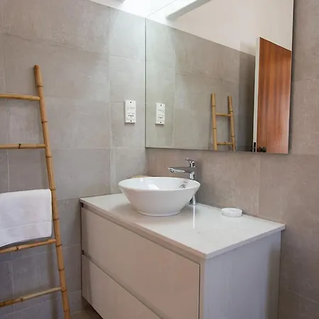 Pomba Beautifully Renovated With Heated Pool! *