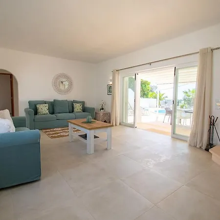 Pomba Beautifully Renovated With Heated Pool! *