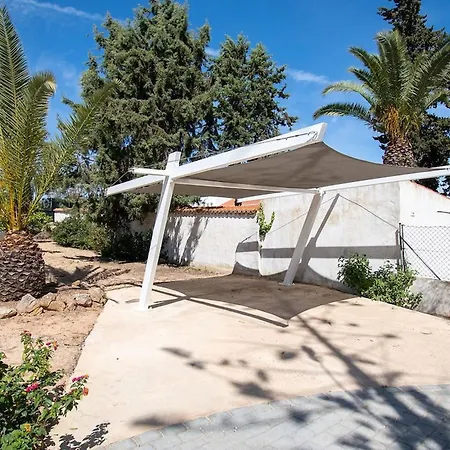 Pomba Beautifully Renovated With Heated Pool! Villa