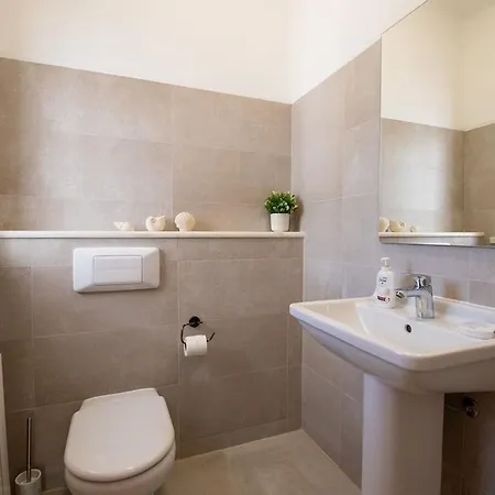 Pomba Beautifully Renovated With Heated Pool!