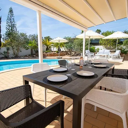 Pomba Beautifully Renovated With Heated Pool! *