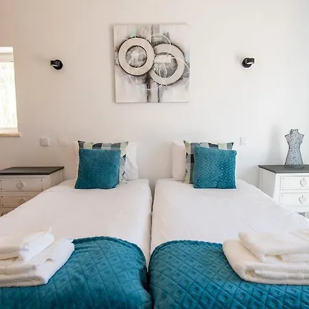 Pomba Beautifully Renovated With Heated Pool!