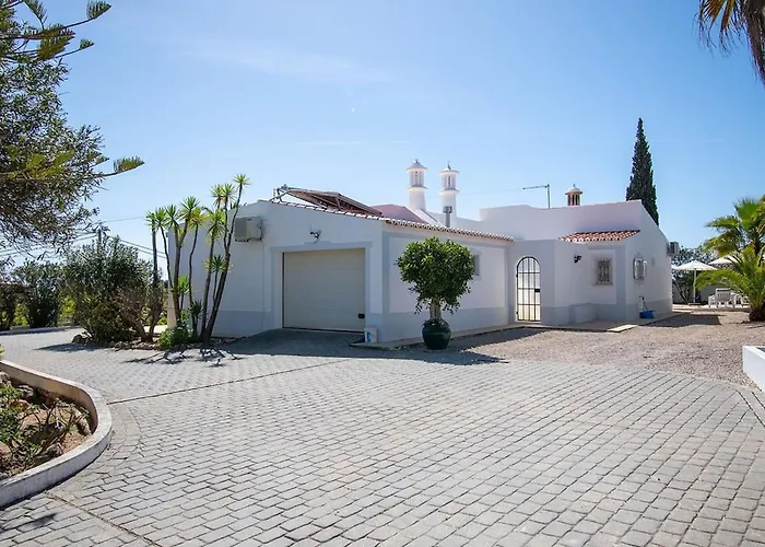 Villa Pomba Beautifully Renovated With Heated Pool! *