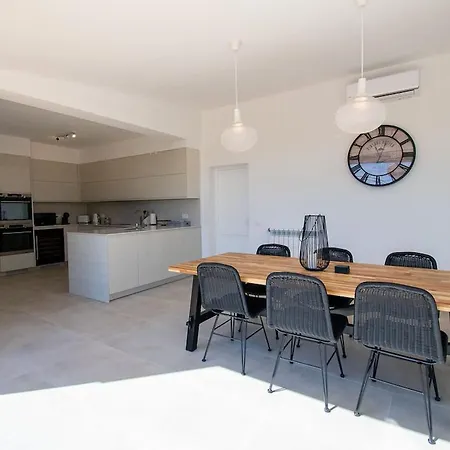 Pomba Beautifully Renovated With Heated Pool! 빌라 카르보에이루